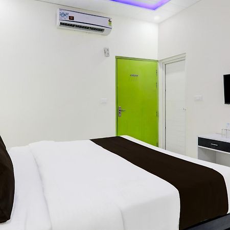 Super Hotel O Banthara Near Airport Banthra Sikandarpur Zewnętrze zdjęcie