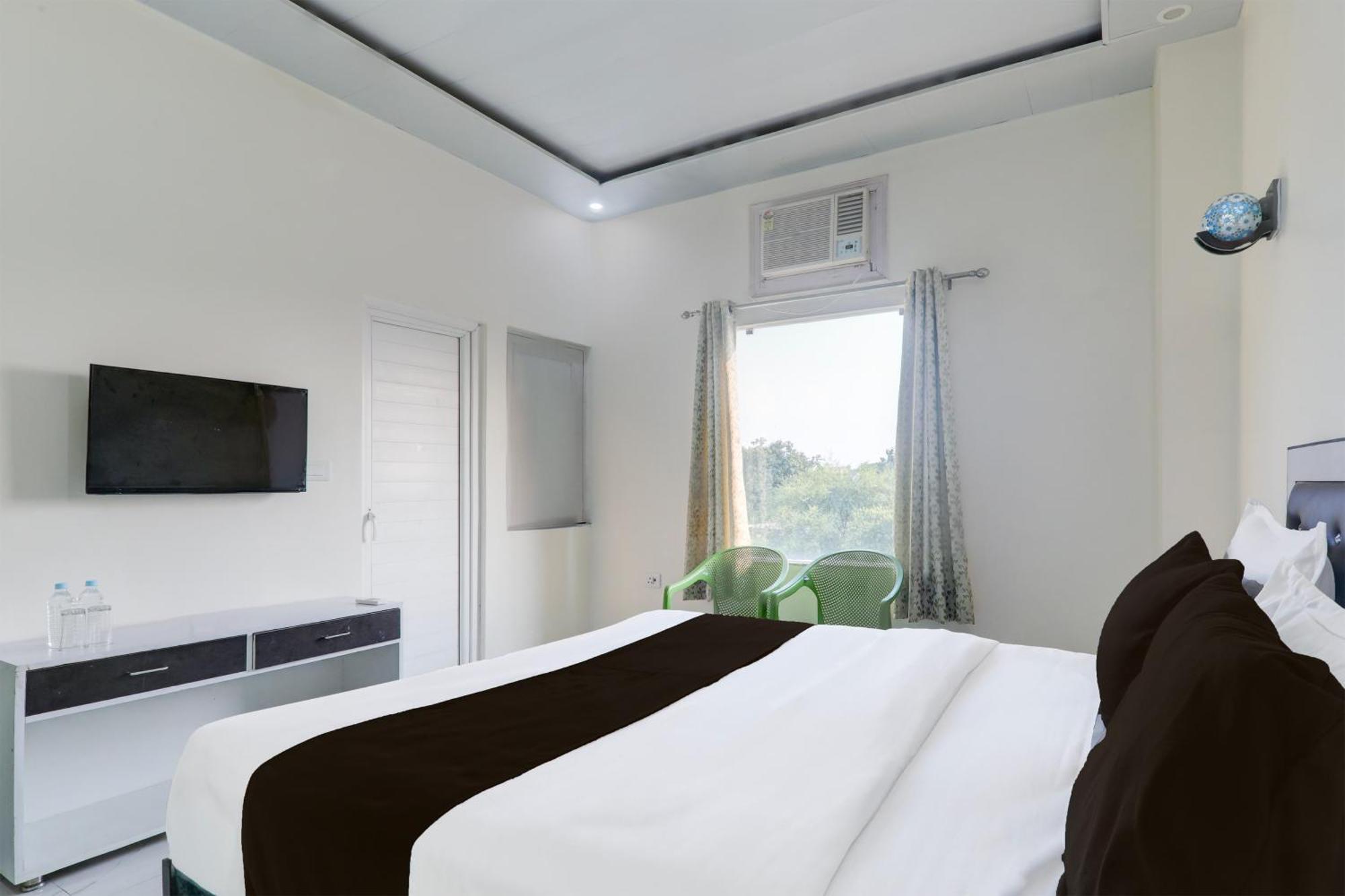 Super Hotel O Banthara Near Airport Banthra Sikandarpur Zewnętrze zdjęcie